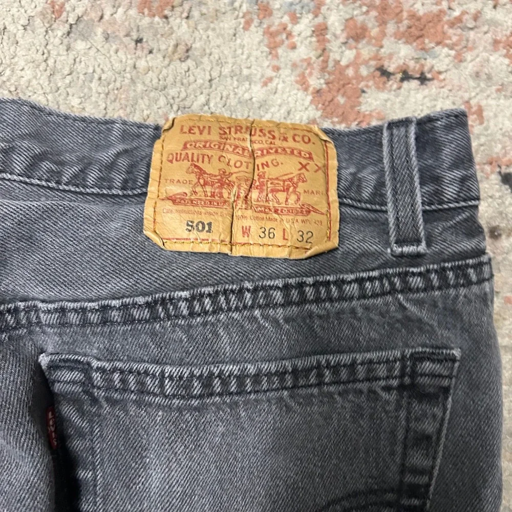 Levis 501 Jeans Mens 36x32 Faded Black Made in USA Button Fly Straight Leg 90s